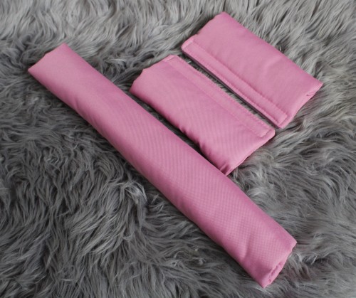 ochaniacze na pasy i pałąk malinowy róż waterproof.JPG